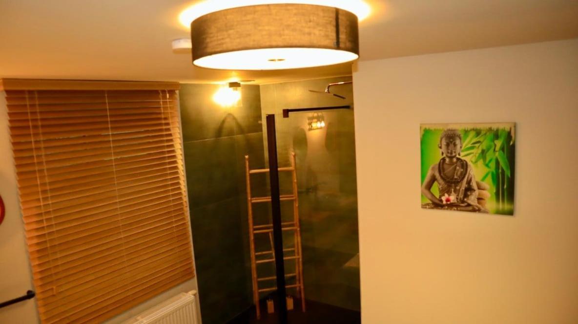 Ferienwohnung Le Harini Manhay Exterior foto